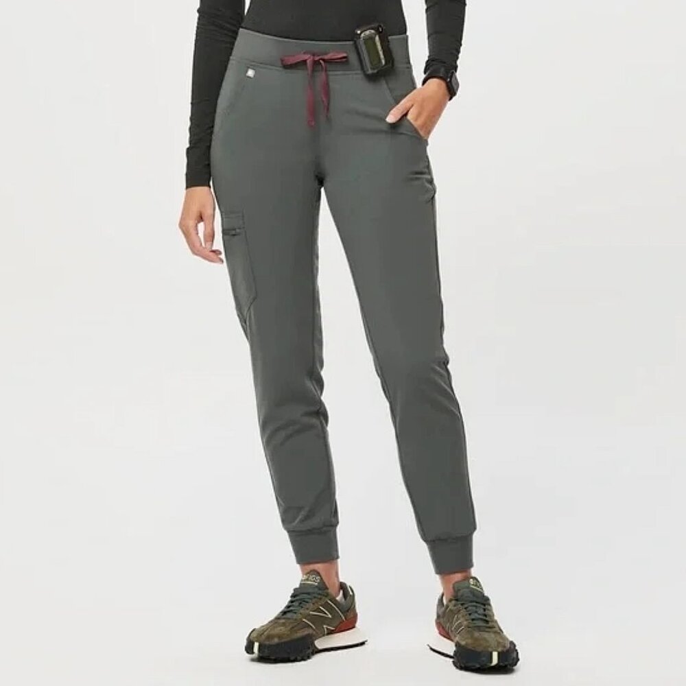 FIGS Zamora Jogger Scrub Pants in Bonsai